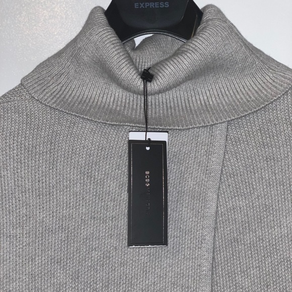 BCBGMAXAZRIA Women’s Sweater size Small - Picture 3 of 3